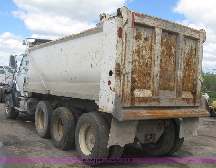 image for item J2816 2000 Sterling L9500 dump truck
