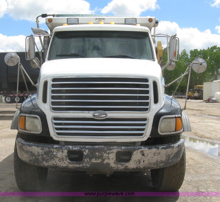 image for item J2816 2000 Sterling L9500 dump truck