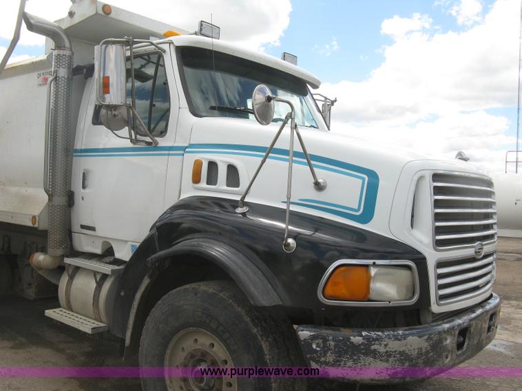 image for item J2816 2000 Sterling L9500 dump truck