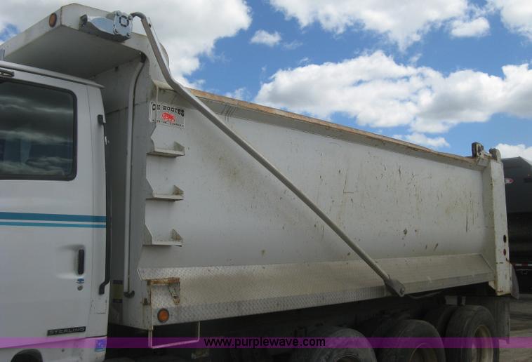 image for item J2816 2000 Sterling L9500 dump truck