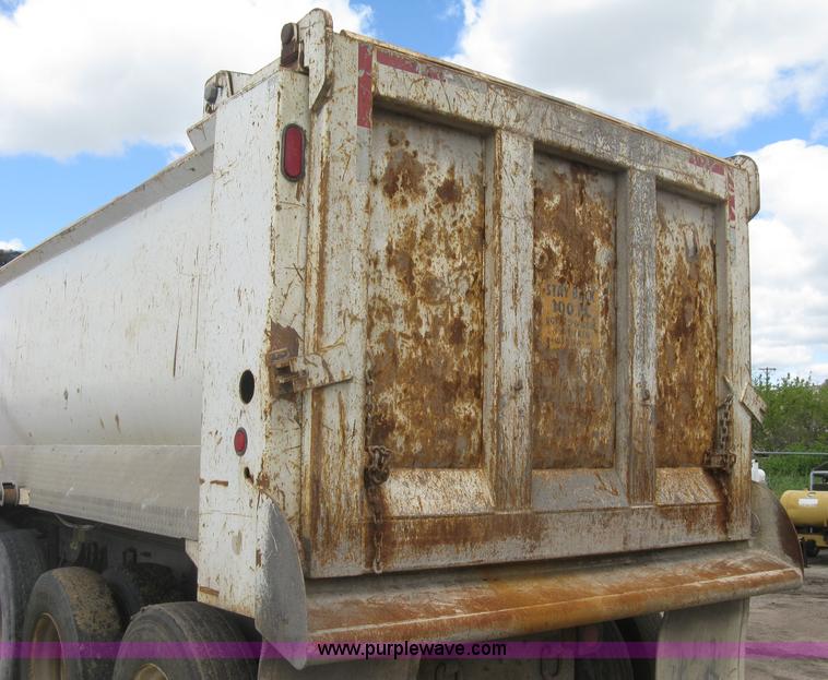 image for item J2816 2000 Sterling L9500 dump truck