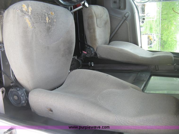 image for item J2816 2000 Sterling L9500 dump truck