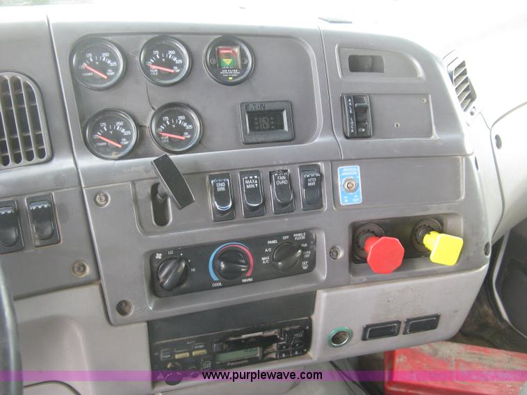 image for item J2816 2000 Sterling L9500 dump truck