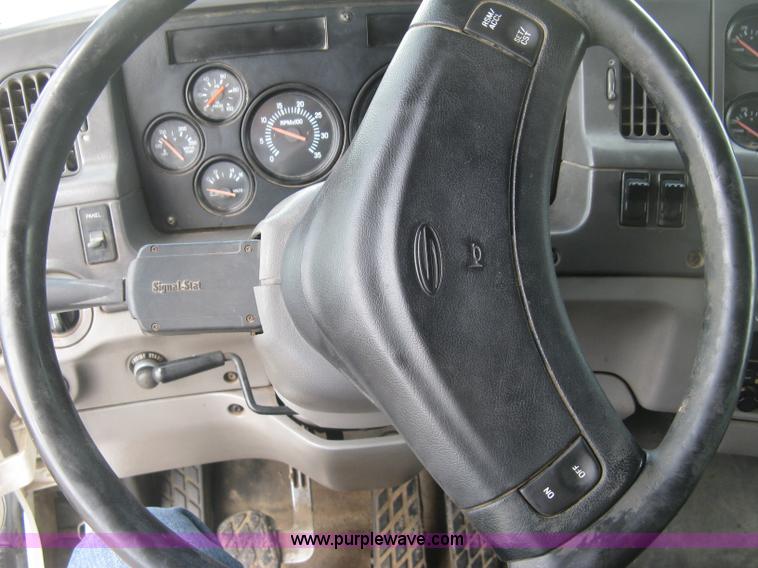 image for item J2816 2000 Sterling L9500 dump truck