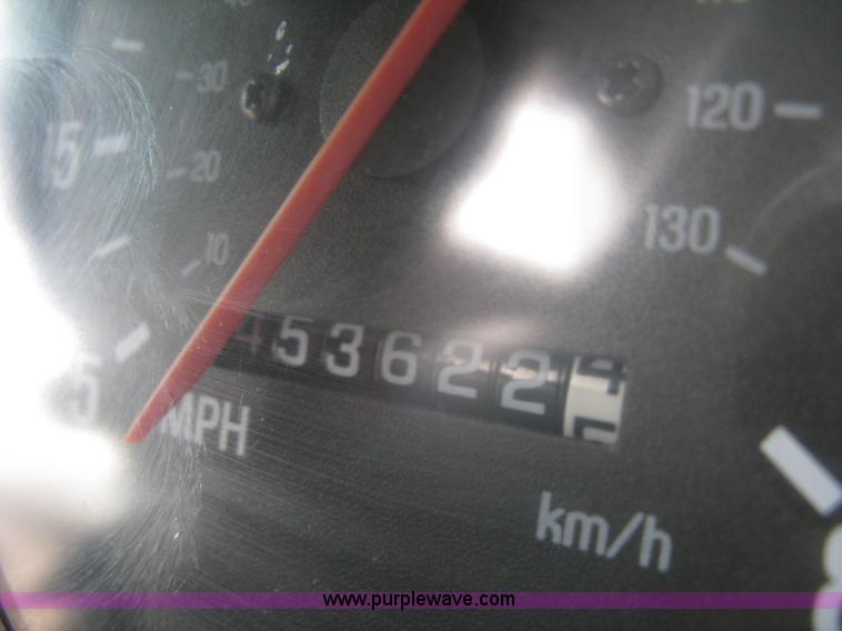 image for item J2816 2000 Sterling L9500 dump truck