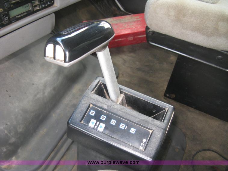 image for item J2816 2000 Sterling L9500 dump truck