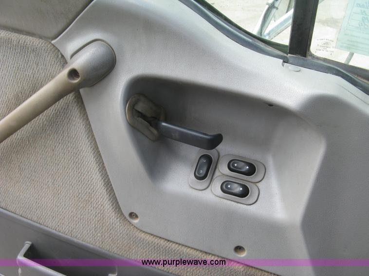 image for item J2816 2000 Sterling L9500 dump truck