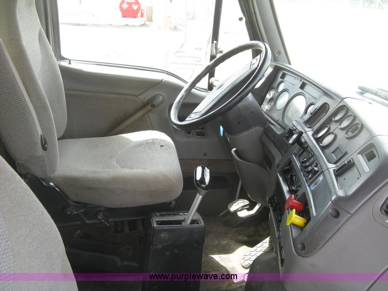 image for item J2816 2000 Sterling L9500 dump truck