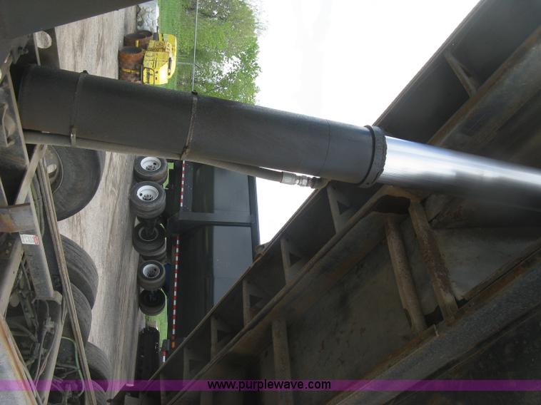 image for item J2816 2000 Sterling L9500 dump truck