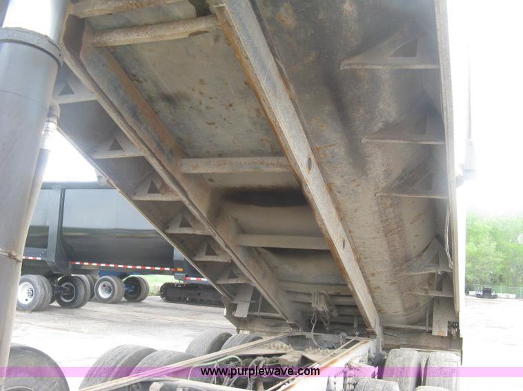 image for item J2816 2000 Sterling L9500 dump truck