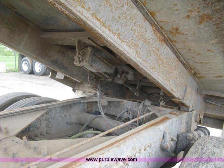 image for item J2816 2000 Sterling L9500 dump truck