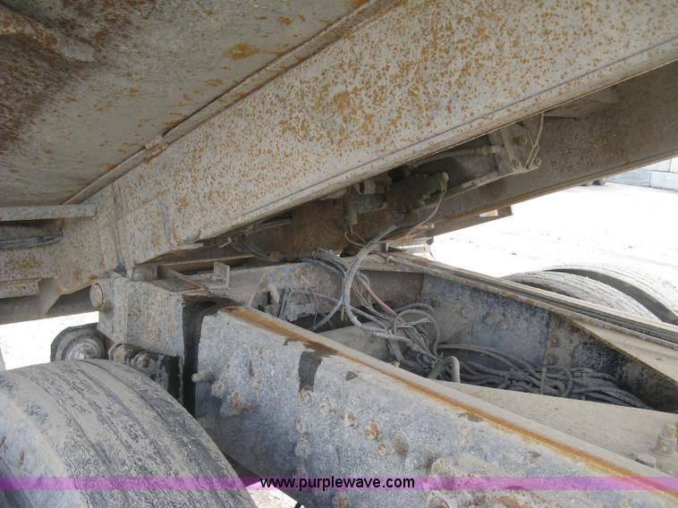 image for item J2816 2000 Sterling L9500 dump truck