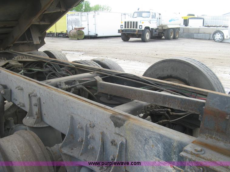 image for item J2816 2000 Sterling L9500 dump truck
