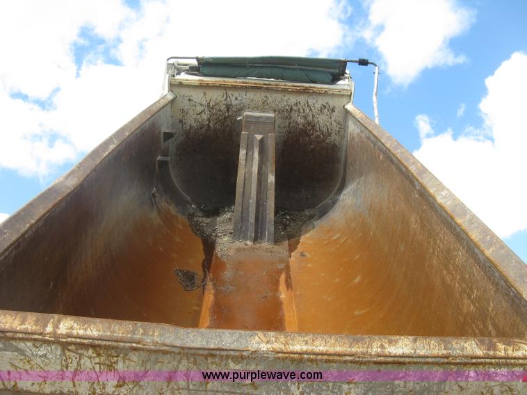 image for item J2816 2000 Sterling L9500 dump truck