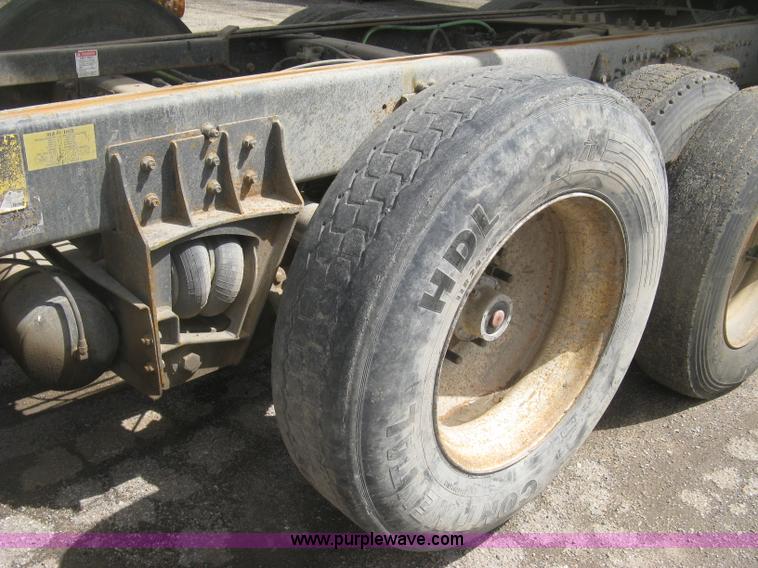 image for item J2816 2000 Sterling L9500 dump truck