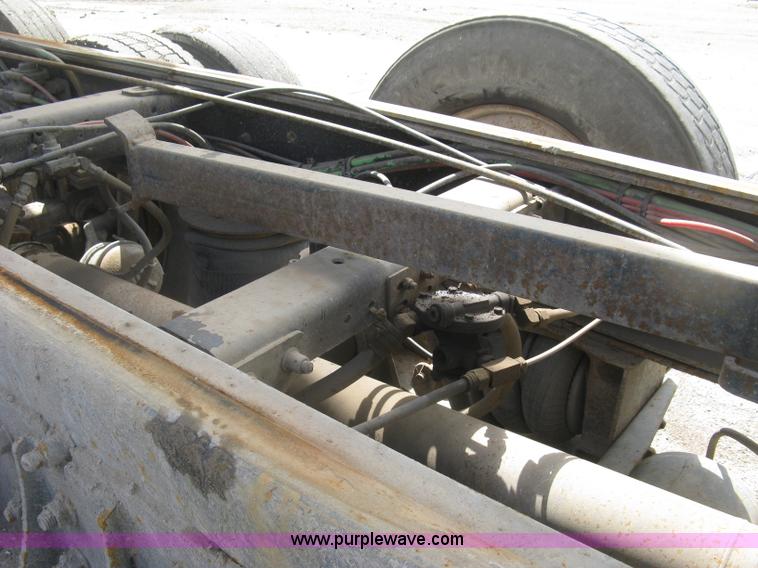 image for item J2816 2000 Sterling L9500 dump truck