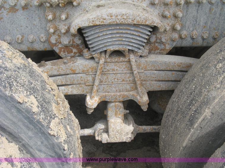 image for item J2816 2000 Sterling L9500 dump truck