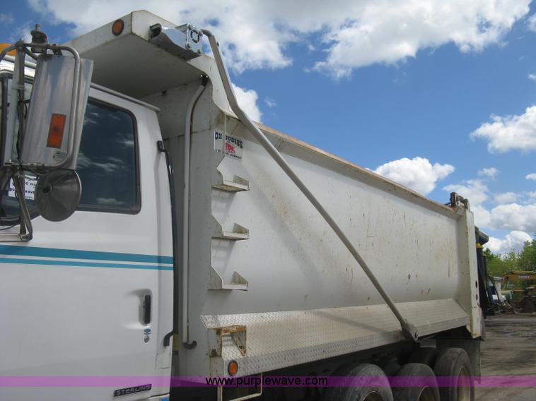 image for item J2816 2000 Sterling L9500 dump truck