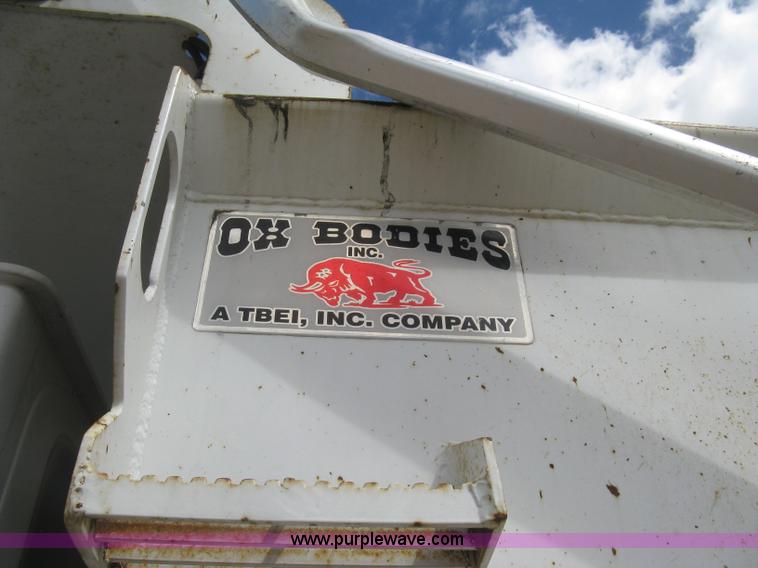 image for item J2816 2000 Sterling L9500 dump truck