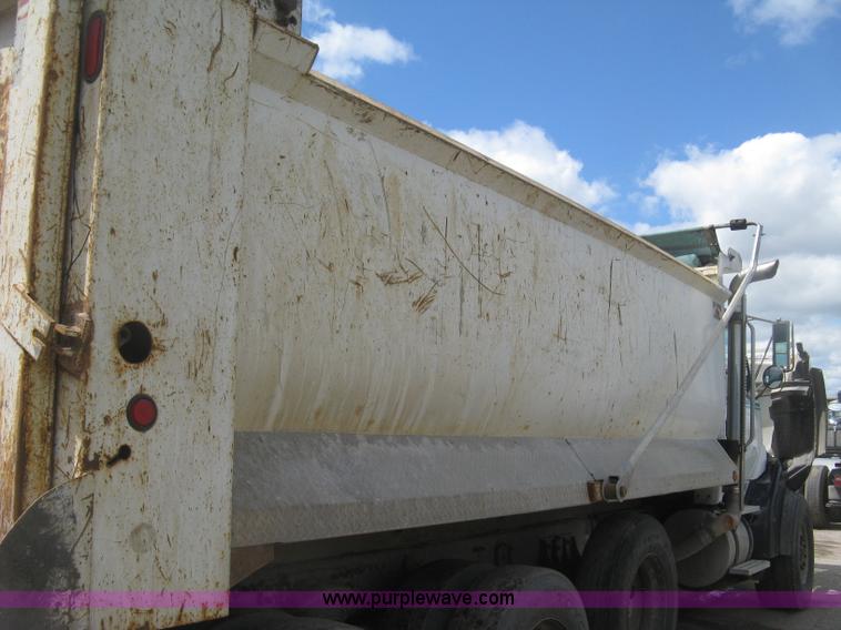 image for item J2816 2000 Sterling L9500 dump truck