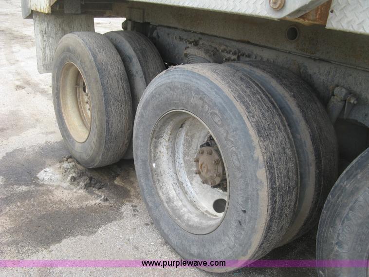 image for item J2816 2000 Sterling L9500 dump truck
