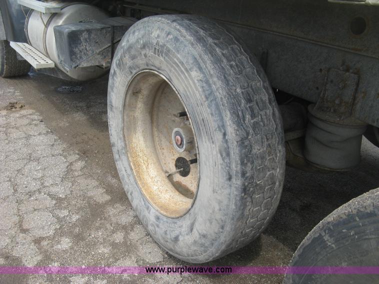 image for item J2816 2000 Sterling L9500 dump truck