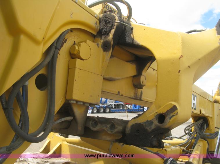 image for item J2817 2001 John Deere 772CH motor grader