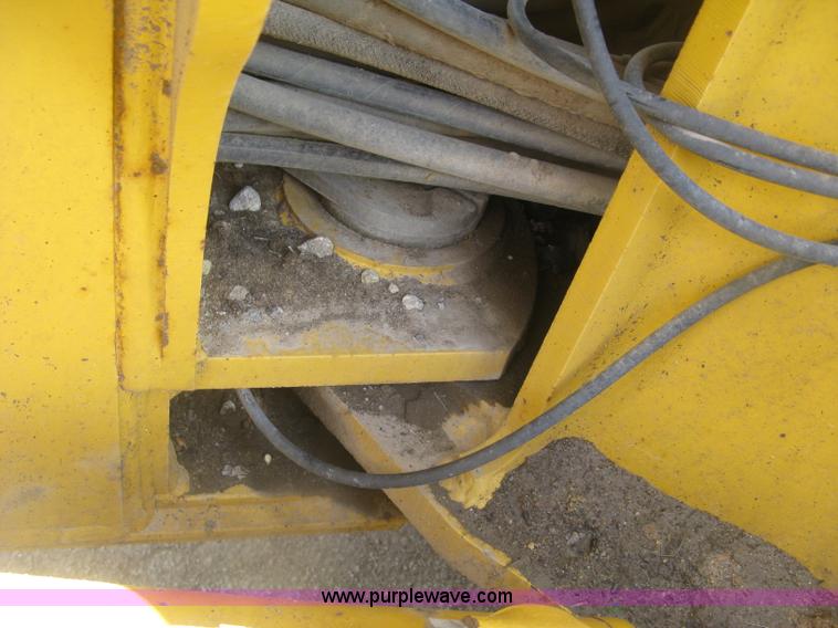 image for item J2817 2001 John Deere 772CH motor grader