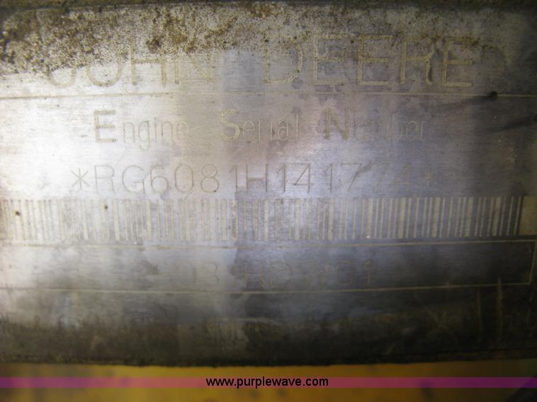 image for item J2817 2001 John Deere 772CH motor grader