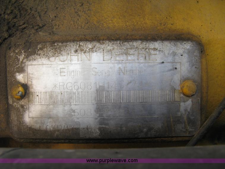 image for item J2817 2001 John Deere 772CH motor grader