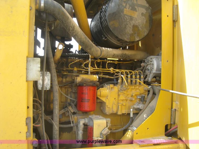 image for item J2817 2001 John Deere 772CH motor grader