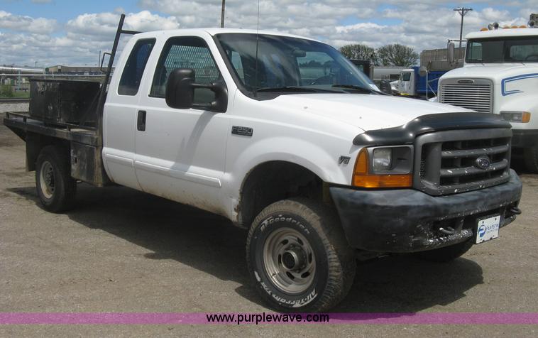 image for item J2818 2001 Ford F250 Super Duty XL SuperCab pickup truck
