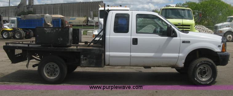 image for item J2818 2001 Ford F250 Super Duty XL SuperCab pickup truck