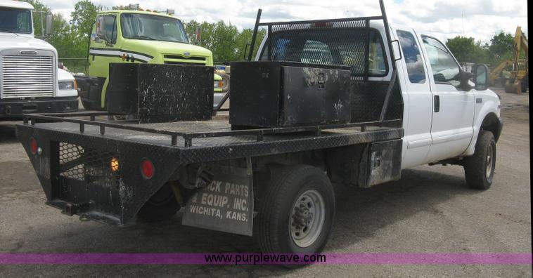 image for item J2818 2001 Ford F250 Super Duty XL SuperCab pickup truck
