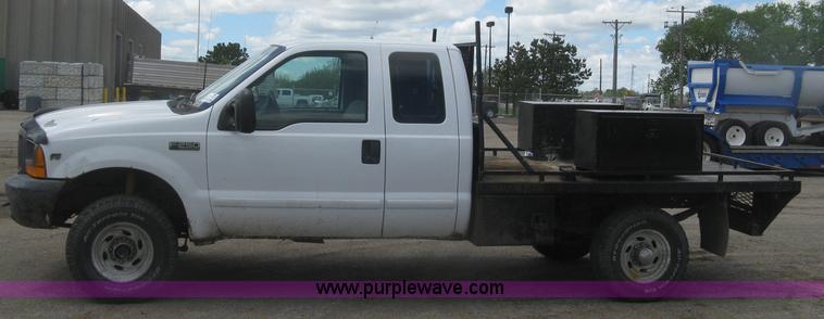 image for item J2818 2001 Ford F250 Super Duty XL SuperCab pickup truck