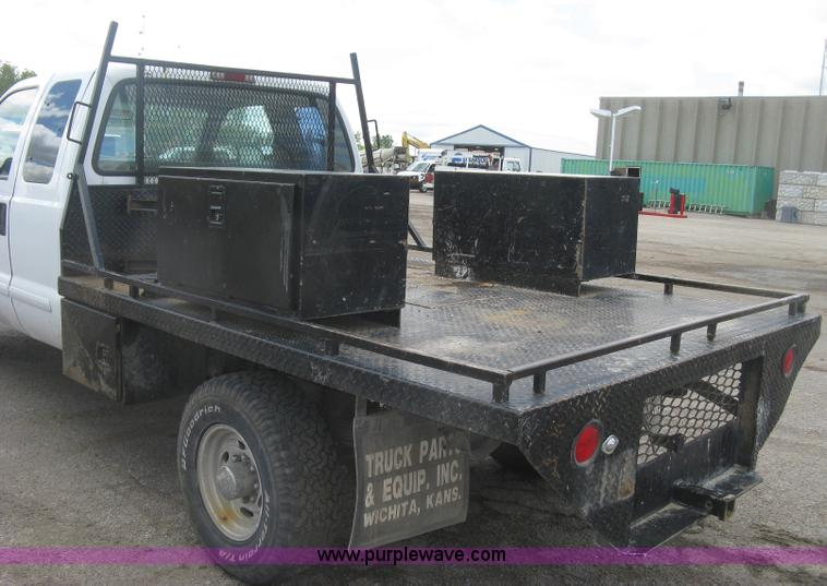 image for item J2818 2001 Ford F250 Super Duty XL SuperCab pickup truck