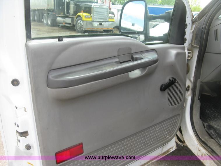 image for item J2818 2001 Ford F250 Super Duty XL SuperCab pickup truck