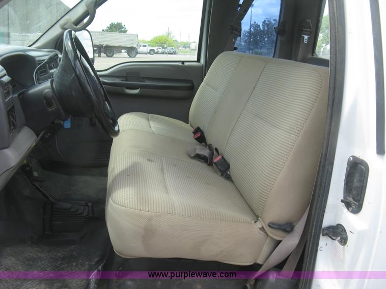 image for item J2818 2001 Ford F250 Super Duty XL SuperCab pickup truck