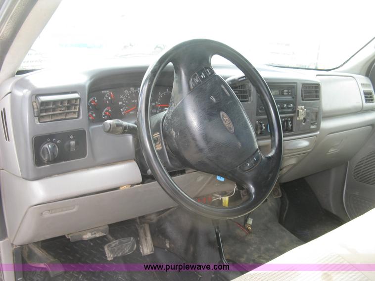 image for item J2818 2001 Ford F250 Super Duty XL SuperCab pickup truck