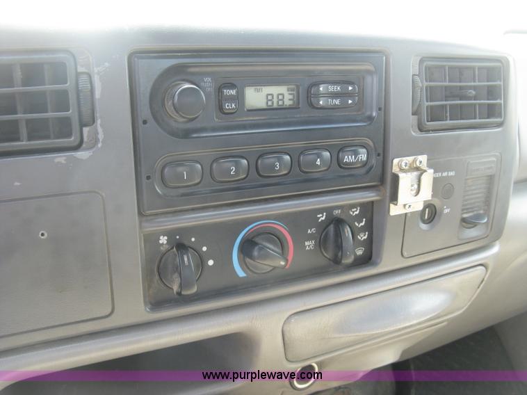 image for item J2818 2001 Ford F250 Super Duty XL SuperCab pickup truck