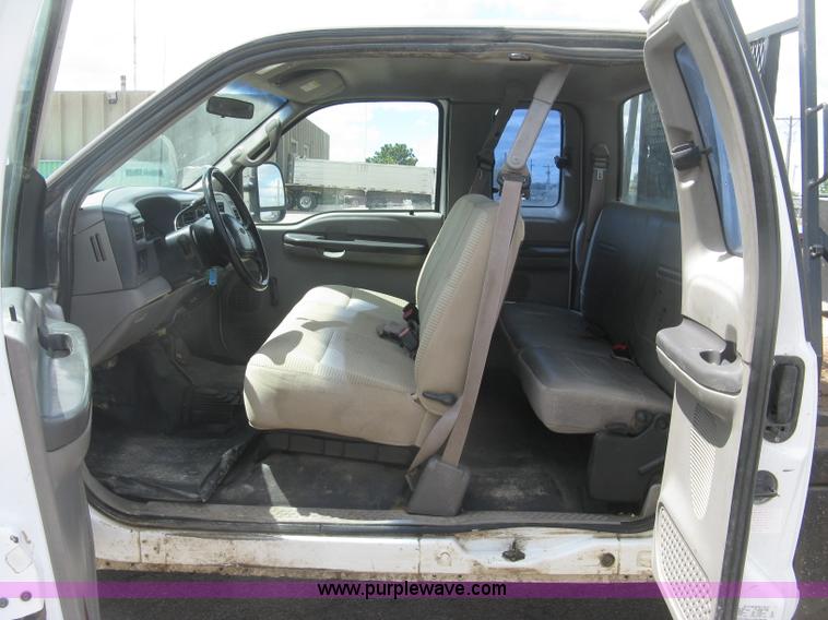 image for item J2818 2001 Ford F250 Super Duty XL SuperCab pickup truck