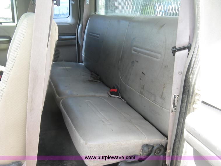 image for item J2818 2001 Ford F250 Super Duty XL SuperCab pickup truck