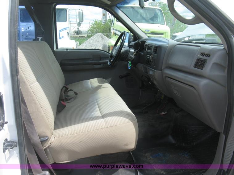 image for item J2818 2001 Ford F250 Super Duty XL SuperCab pickup truck