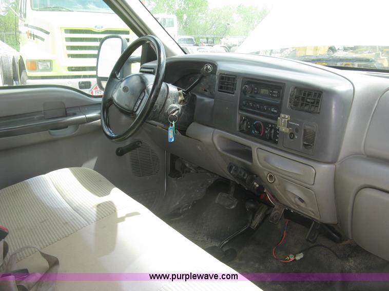 image for item J2818 2001 Ford F250 Super Duty XL SuperCab pickup truck