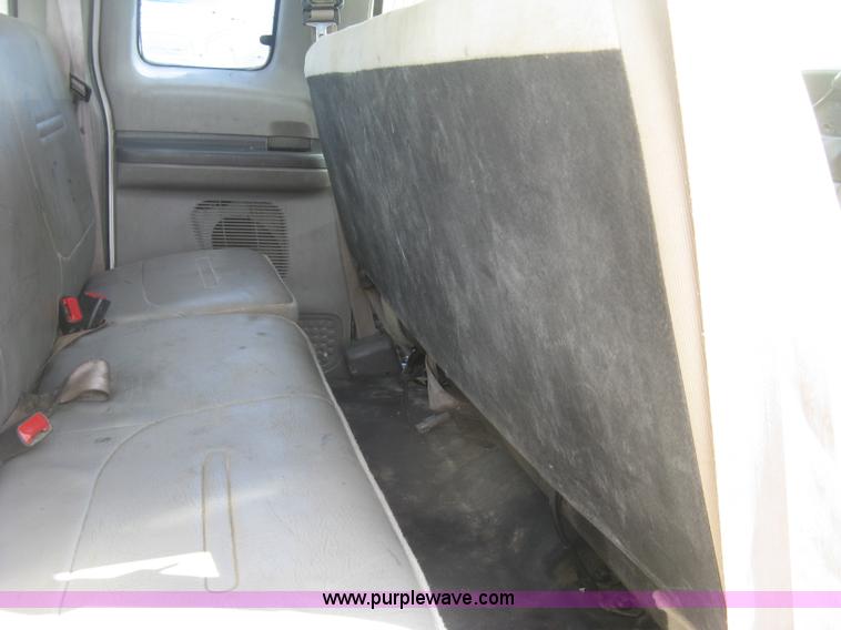 image for item J2818 2001 Ford F250 Super Duty XL SuperCab pickup truck