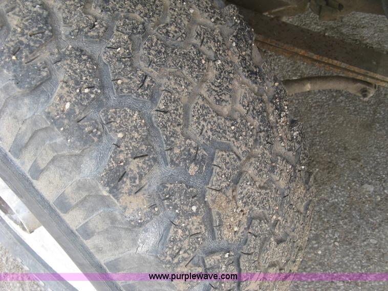 image for item J2818 2001 Ford F250 Super Duty XL SuperCab pickup truck