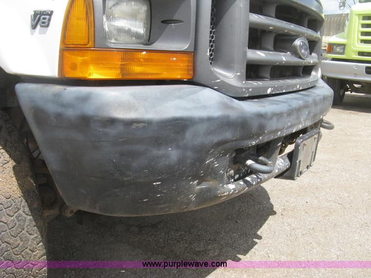 image for item J2818 2001 Ford F250 Super Duty XL SuperCab pickup truck