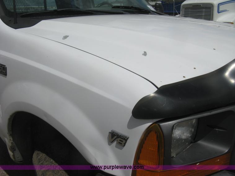 image for item J2818 2001 Ford F250 Super Duty XL SuperCab pickup truck