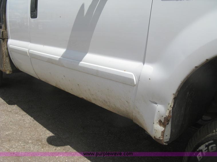 image for item J2818 2001 Ford F250 Super Duty XL SuperCab pickup truck