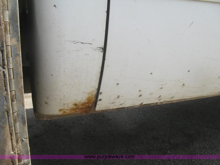 image for item J2818 2001 Ford F250 Super Duty XL SuperCab pickup truck